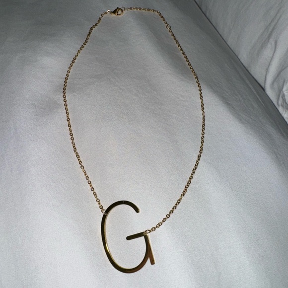 Hold G necklace - Picture 1 of 4